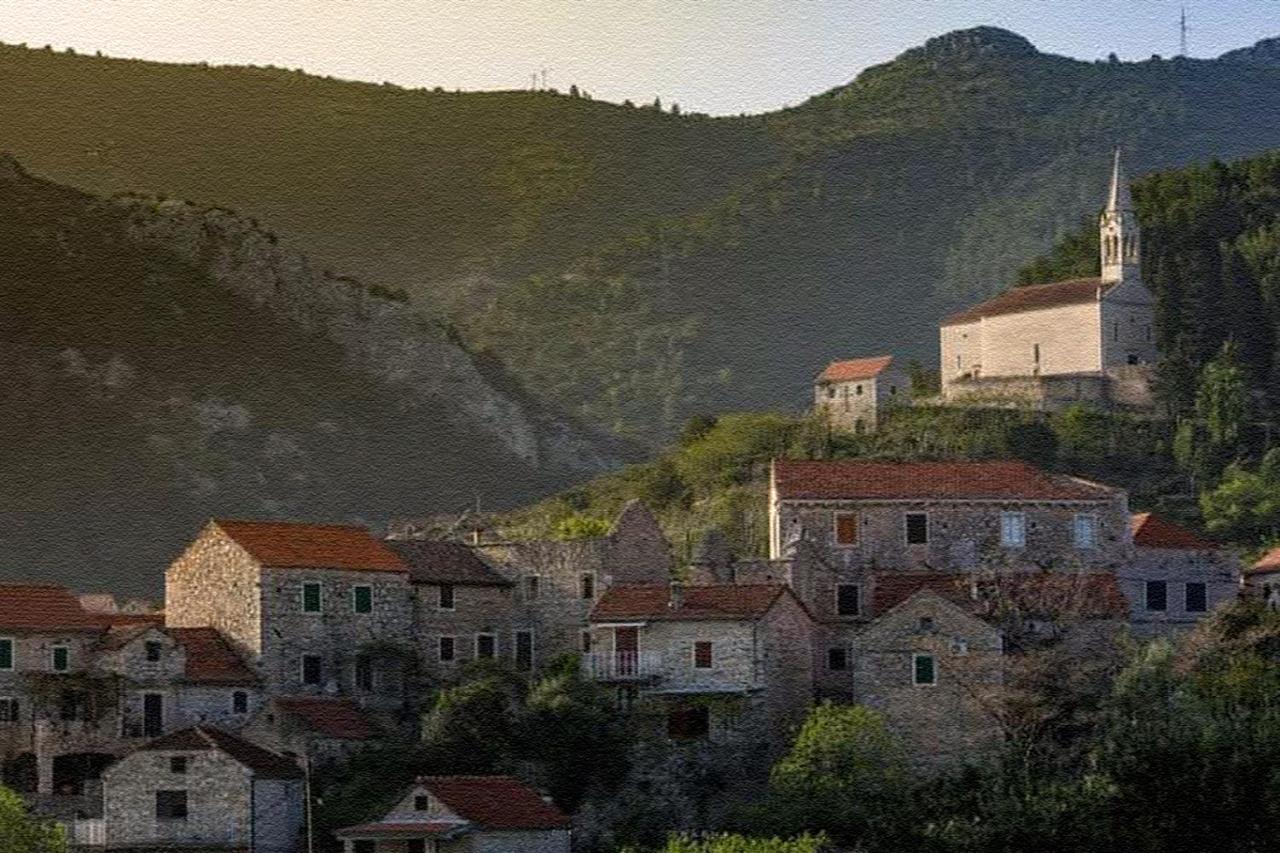 Heritage Apartments Kyra & Fox In Pitve, Hvar Exterior foto